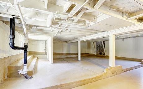 Empty basement Empty basement